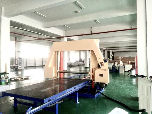 Compacte et fiable machine de coupe en mousse PU pour un fonctionnement facile machine de coupe horizontale