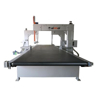 Coupeuse d'éponge verticale entièrement automatique lourde avec réglage numérique de l'épaisseur et taille de table 7000x2300 mm