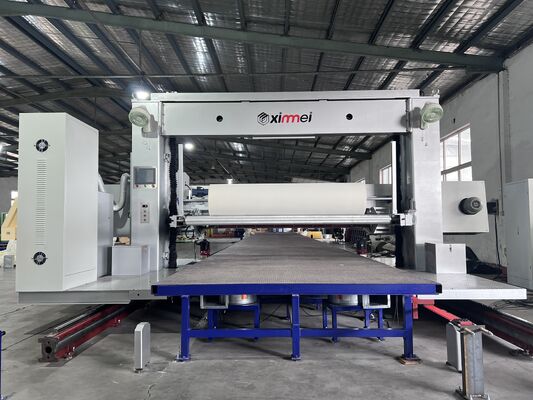 Machine de refente horizontale de mousse de 2200 mm de largeur ±0,05 mm de tolérance pour la découpe de feuilles longues d'éponge et machine de lamination de mousse PU